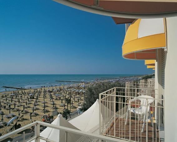 Hotel Montecarlo Lido di Jesolo Buitenkant foto