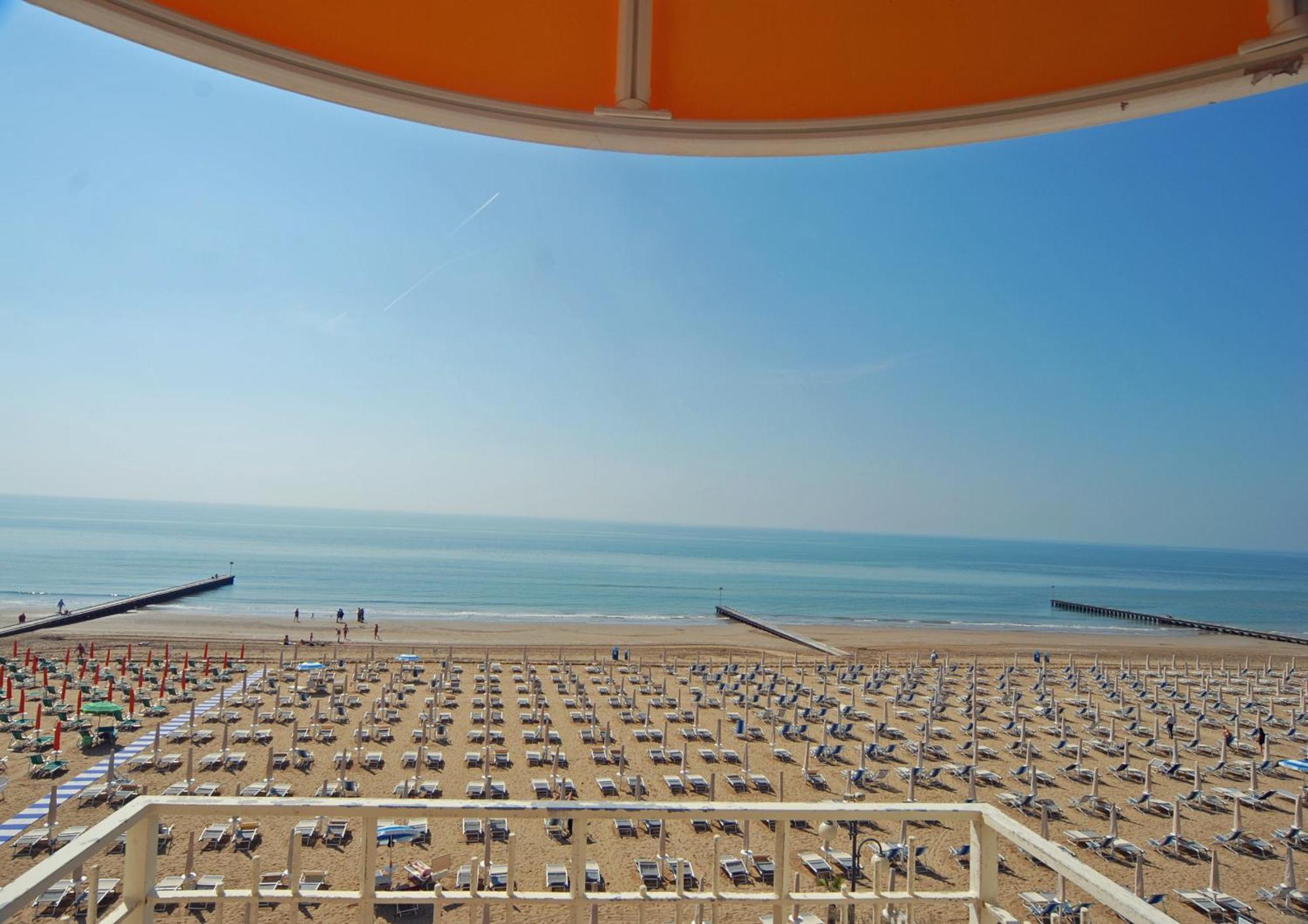 Hotel Montecarlo Lido di Jesolo Buitenkant foto